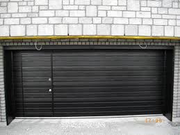 Realisations Portes De Garage Pieton Gl Laval Porte Garage Garage Maison Moderne