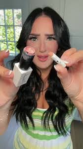 Whitney Blakeslee's Instagram, Twitter & Facebook