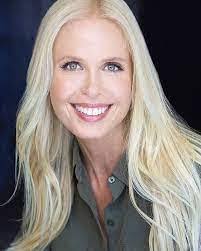 Khandis Crenshaw's Instagram, Twitter & Facebook