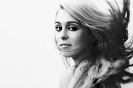 Beth Grace's Instagram, Twitter & Facebook