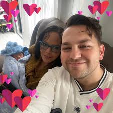 Me again. A long shot but is there catering services that does burgers and  a salad or chips at the veneu? Or a food truck that does weddings.