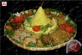 Tumpeng kemerdekaan's channel, the place to watch all videos, playlists, and live streams by tumpeng kemerdekaan on dailymotion. 70 Tumpeng Para Chef Di Yogyakarta Sambut Hut Ri Antara News