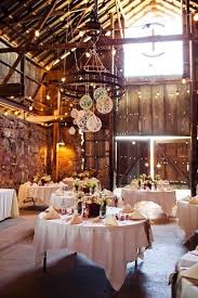 La decoración de la boda define la personalidad de los novios, por eso finalizando ya el 2016 y a punto de entrar en el próximo año, hemos recopilado las mejores tendencias en cuanto a decoración para bodas, de. Visto En Pinterest 35 Ideas De Decoracion Para Una Boda De Otono Mujerhoy Com