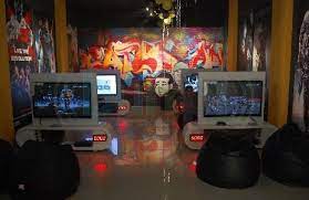 Bean Bag Layout Game Lounge Wall Mounted Tv Gaming Lounge
