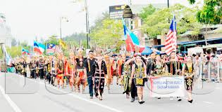 Acara perbarisan dan perarakan hari kebangsaan 2018. Lebih 10 Ribu Meriahkan Sambutan Hari Kebangsaan Utusan Borneo Online