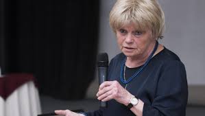 Sarolta monspart — channel bounce 08:06. Iden Lesz 75 De Ma Is Aktiv A Tajfutas Nagyasszonya Monspart Sarolta Feol