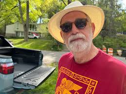 Gallery 3 — The Hollin Hills Journal