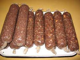 Roger S Venison Bologna 2 Lb Ground Venison 2 Tb Morton Tender Quick 1 1 2 Liquid Smoke 1 4 Deer Recipes Homemade Sausage Recipes Smoked Food Recipes