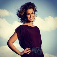 Før ho fekk jobben som vêrmeldar, jobba ho . Desta Marie Beeder Photos Facebook