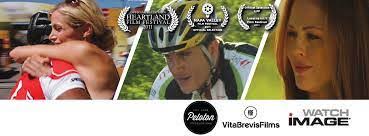 Laura Willardson's Instagram, Twitter & Facebook