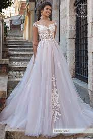 Pin By Nur Kilinc On Dresses Wedding Dress Accessories Boho Bridal Gowns Bridal Dresses