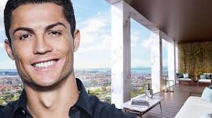 Cristiano ronaldo é o misterioso milionário que adquiriu o apartamento no centro de lisboa por início > notícias > exclusivo: Conheca O Novo Apartamento De Cristiano Ronaldo Em Lisboa Youtube