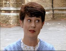 Keeping Up Appearances (1990)