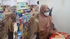 Mahasiswi cantik ml bikin gemes. Kumpulan Berita Jilbab Viral Penunggang Vixion Coba Goda Mbak Mbak Berjilbab Di Jalan Endingnya Malah Apes