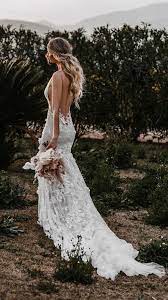 Not only incredibly sexy, low back wedding dresses are very practical by not making you feel too hot. Pin On 2021 Bride Low Back Wedding Dresses