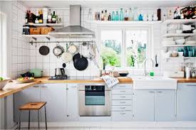 Desain kabinet dapur berikutnya yang perlu kamu ketahui adalah kabinet dapur tanpa pintu alias kabinet melayang. Dapur Tanpa Kabinet Atas 6 Idea Simpanan 5 Susun Atur 40 Gambar