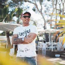 Pietro lombardi is based in dow jones newswires' barcelona bureau, where he covers major banks and the insurance industry in continental europe. Pietro Lombardi Youtube