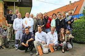 Ich bin ein großer fan ihrer sendung und vor einiger zeit habt ihr ein schlafzimmer mit einer beleuchteten fotohalterung wo man mehrere bilder immer hinterlasse einen kommentar zu dem beitrag: Rutesheim Ein Umbau Martyrium Mit Happy End Boblingen Stuttgarter Nachrichten