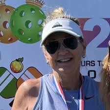 Rebecca Borer's Instagram, Twitter & Facebook