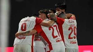 Independiente le gan a Riestra por 1-0 sobre la hora y todava suea con  la Sudamericana