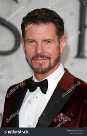 15 resultados de imágenes, fotos de stock e ilustraciones libres de  regalías para Lloyd owen