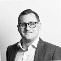 Jonathan Everitt's Instagram, Twitter & Facebook