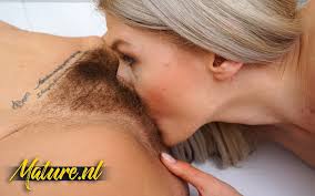 Hairy Mature Elizabeth Loves to Eaten out by Hoy Younger Diane Chrystall