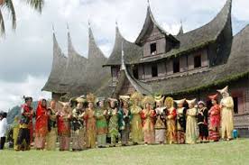 Asal mula hubungan minangkabau dan negeri sembilan. Ternyata Negara Philipina Didirikan Oleh Suku Minangkabau