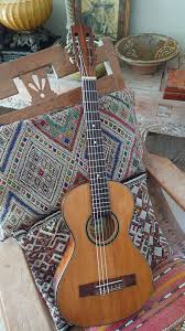 Mottola's cyclopedic dictionary of lutherie terms describes the term as referring to any guitar that is narrower than current standards.. Rudert Parlor Vintage Parlor Gitarre Deutschland Catawiki