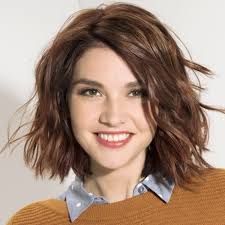 Coupe Et Coiffure Carre Mi Long Coiff Co Automne Hiver 2017 2018 Sie Werden Eine Schone Er En 2020 Coiffure Carre Mi Long Cheveux Mi Courts Tendance Coiffure Automne