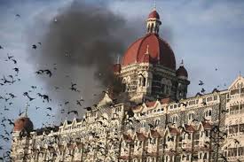 Pour son premier long métrage, il a choisi de s'inspirer de faits réels, les attaques terroristes qui ont ensanglanté la ville de mumbai (anciennement bombay, jusqu'en 1995) en novembre 2008. Attentats De Bombay En 2008 Un Suspect Arrete La Presse