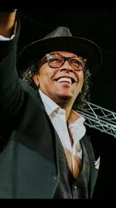 "¡Prepárate para una noche épica de música y celebración! 🎶🥳 Sergio  Vargas llega a Puerto Rico para festejar su 35 aniversario en grande.  Mantente conectado a nuestras redes sociales para conocer ...