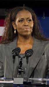 🇪🇸🖤 Laura Martínez (@malaumaral)