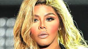 We have all heard our fair share of stories about rappers, ballers and entertainers throwing ridiculous amounts of money in strip clubs. Rappers Who Lost All Their Money