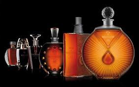 Yaslari 50 Ile 65 Arasinda Degisen Ve Adeta Mucevheri Andiran Bu The Macallan Serisi Gecen Sene Acik Artirmada Tam 993 000 Dol Whiskey Whisky Whisky Collection