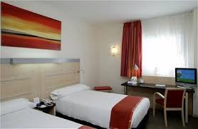 Llacuna metro station is four minutes' walk from the. Hotels In Barcelona Hotels At Yespanya Com
