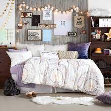 19 Beautiful Dorm Room Looks You Can Actually Recreate Dorm Room Decor Beautiful Dorm Room Dorm Room Pillow