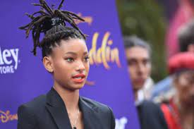 Willow camille reign smith (born october 31, 2000), also known mononymously as willow, is an american singer, songwriter, rapper, record producer, actress and dancer. Willow Smith Biography Age Wiki Height Weight Boyfriend Family More