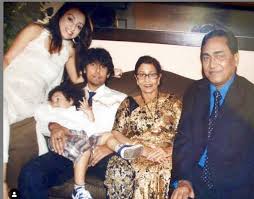 He was married with bengali family and his wife name madurima who belong to pure bengali family. Sonu Nigam Lost His Mother To Cancer 6 Years Ago And Still Cries For Her Has An Idol Of Her At Home