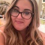 Danielle Kinsler's Instagram, Twitter & Facebook