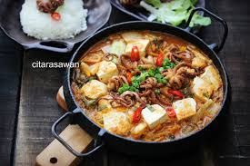 Koreans can have it along with any other meal we searched the internet to find the best kimchi jjigae recipes around. Kimchi Stew Resepi Terbaik