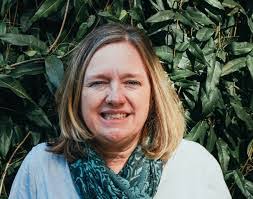 Samantha Lowrie's Instagram, Twitter & Facebook