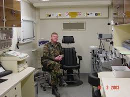 Die remilitarisierung und aufrüstung der bundesrepublik deutschland im kalten krieg war gesellschaftlich wie politisch umstritten. Karriere In Der Bundeswehr Fachportal Fur Wehrmedizin Wehrpharmazie