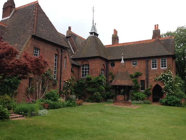The Red House – Palace of Arts and Crafts – Tammy Tour Guide