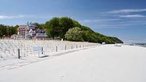 Sehen sie sich für zusätzliche informationen auch die blöcke verkaufsoffener abend und verkaufsoffener sonntag an. The Owners Of The Strandhotel Seerose On Usedom Are Benefiting From The Kfw Coronavirus Loan Kfw Stories