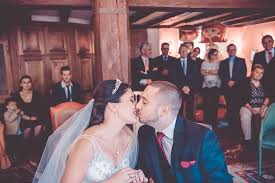 See more of sehenswürdigkeit schloss mespelbrunn on facebook. Hochzeit Sibel Johannes Schloss Aschaffenburg Wasserschloss Mespelbrunn Panorama Hotel Heimbuchenthal Timo Raab Fotograf Hochzeitsfotograf Aschaffenburg