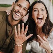 Bachelor Nation's Becca Kufrin Proposes to Thomas Jacobs