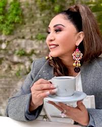 Anita Santivañez Oficial