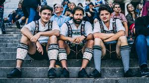 Durch lederhose socken lang oder kurz test leichter einen fehlkauf vermeiden! Loferl So Werden Sie Richtig Getragen Oktoberfest De Die Offizielle Website Zur Wiesn