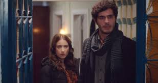 Bizim hikaye'nin başrol oyuncusu hazal kaya'nın hayranları özel hayatını mercek altına aldı. Hazal Kaya Nin Hamileligi Nedeniyle Bizim Hikaye Nin Finali Erken Bir Tarihe Alindi Haberler Magazin